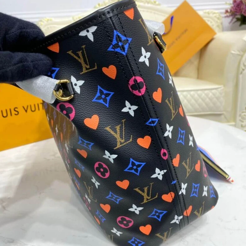 Replica bags Dring Louis Vuitton Game On Neverfull MM Black