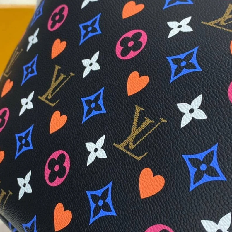 Replica bags Dring Louis Vuitton Game On Neverfull MM Black