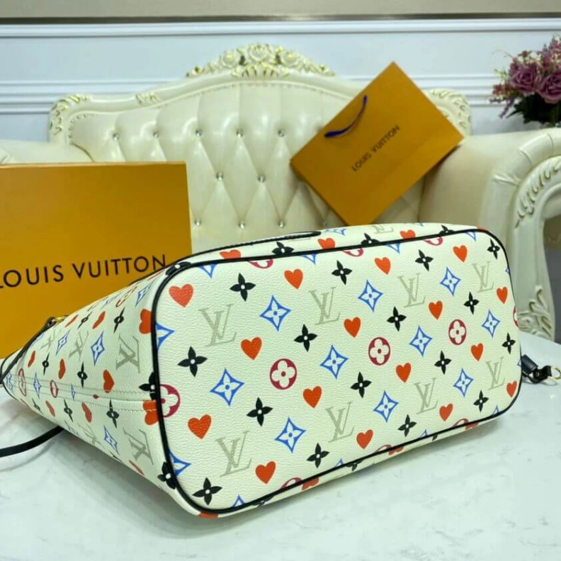 Replica bags lv Outside f Louis Vuitton Game On Neverfull MM White