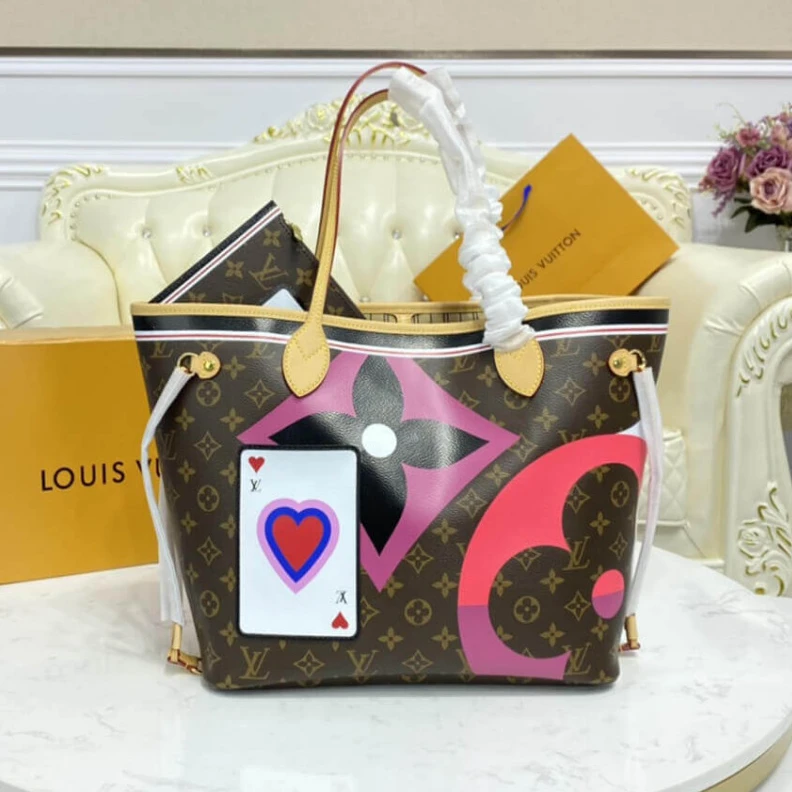 Replica bags Hook clos Louis Vuitton Game On Neverfull MM