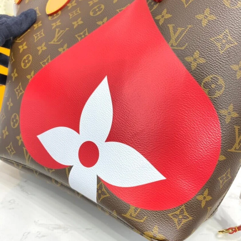 Replica bags Hook clos Louis Vuitton Game On Neverfull MM