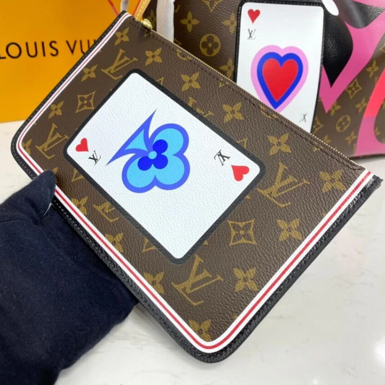 Replica bags Hook clos Louis Vuitton Game On Neverfull MM