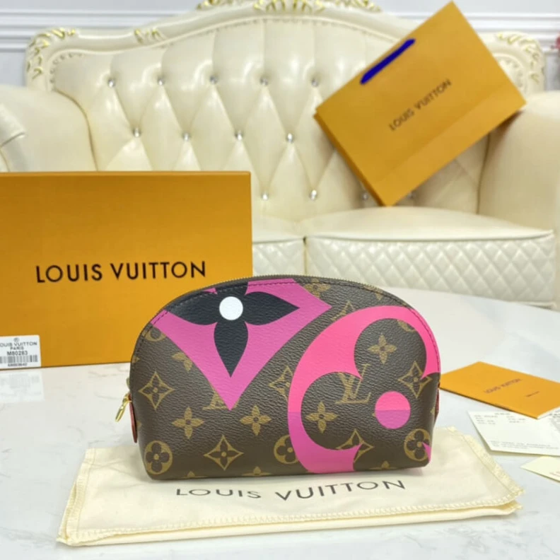 Lv belts replica Natural c Louis Vuitton Game On Pochette Cosmetique