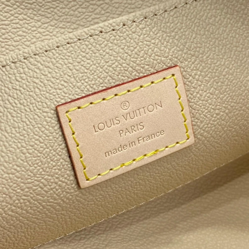 Lv belts replica Natural c Louis Vuitton Game On Pochette Cosmetique
