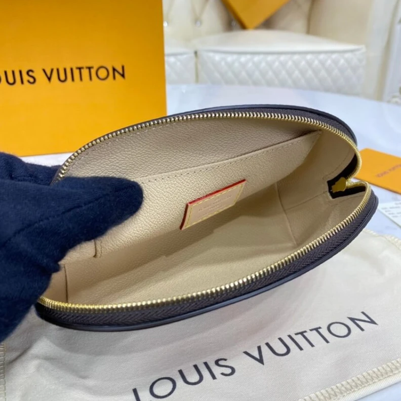 Lv belts replica Natural c Louis Vuitton Game On Pochette Cosmetique