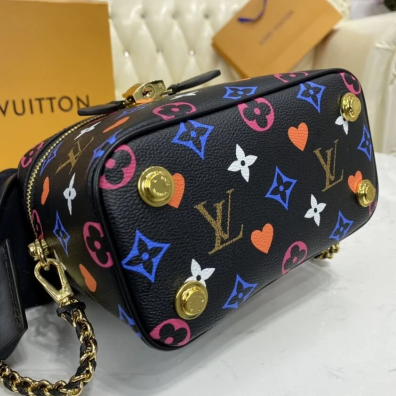 Replica bags Chain Dro Louis Vuitton Game On Vanity PM Black