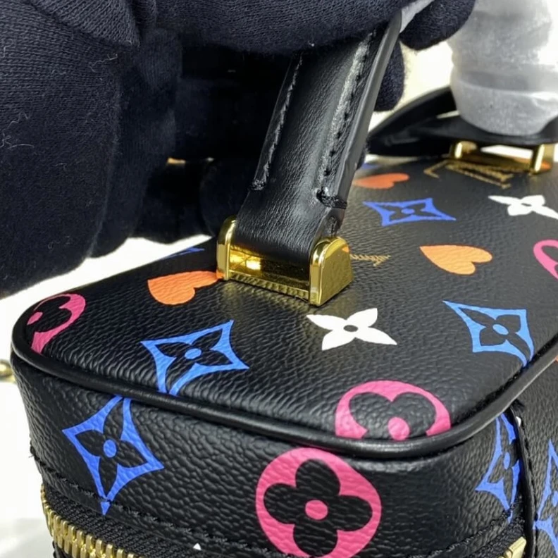 Replica bags Chain Dro Louis Vuitton Game On Vanity PM Black