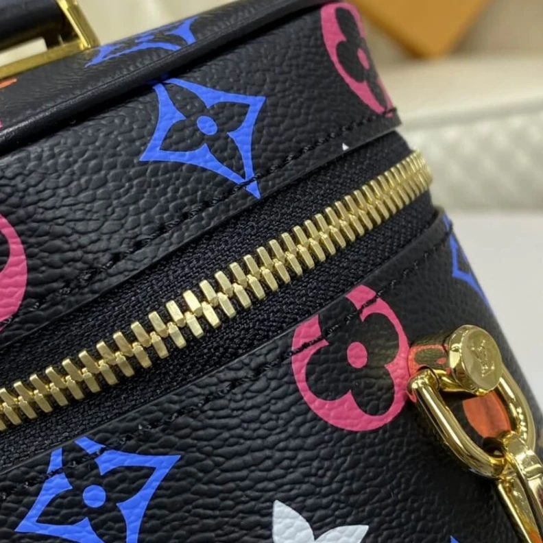 Replica bags Chain Dro Louis Vuitton Game On Vanity PM Black