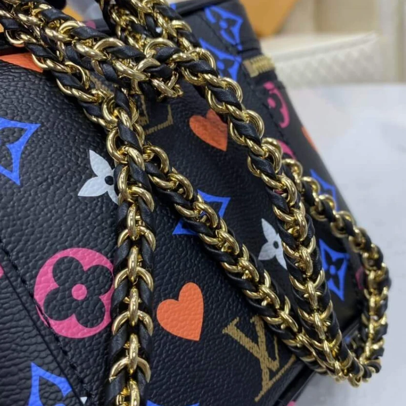 Replica bags Chain Dro Louis Vuitton Game On Vanity PM Black