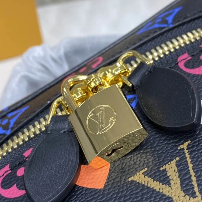 Replica bags Chain Dro Louis Vuitton Game On Vanity PM Black