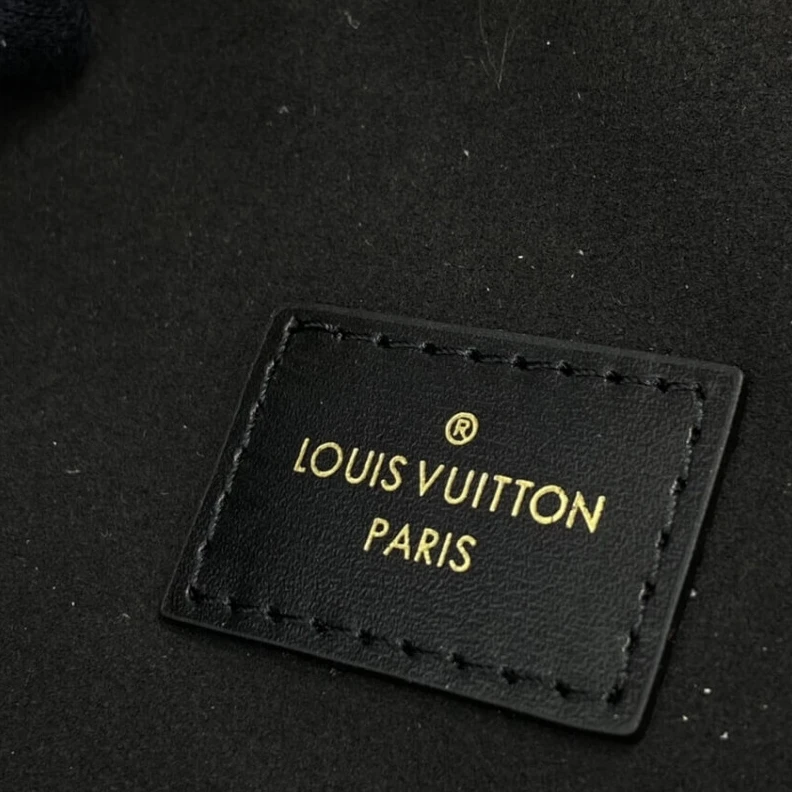 Replica bags Chain Dro Louis Vuitton Game On Vanity PM Black
