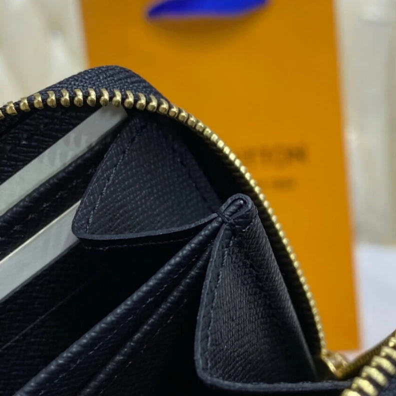 Replica bags lv Zip closu Louis Vuitton Game On Zippy Coin Purse