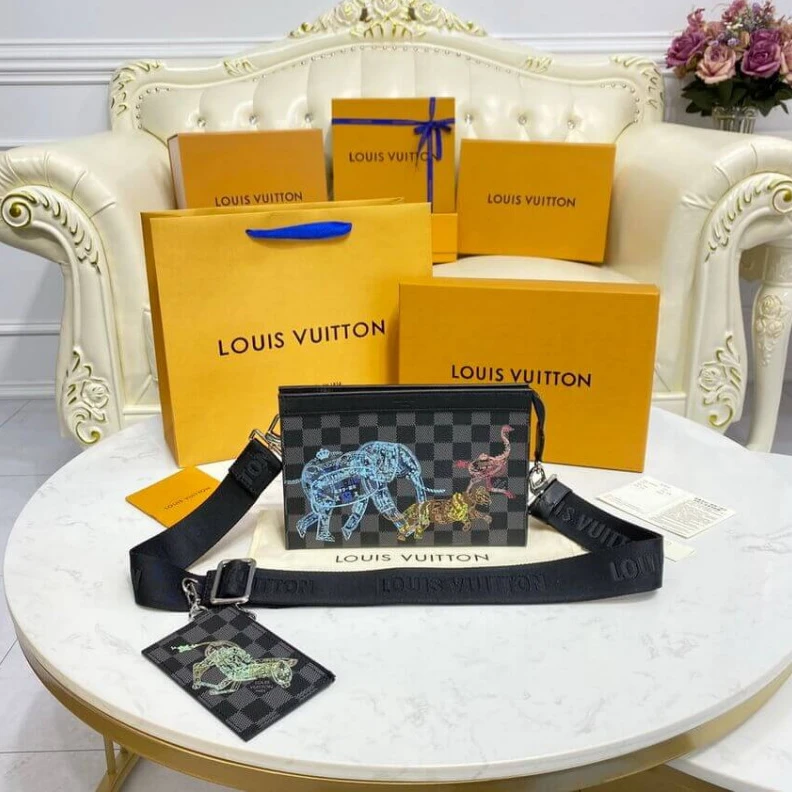 Mythick ru Strap dro Louis Vuitton Gaston Wearable Wallet