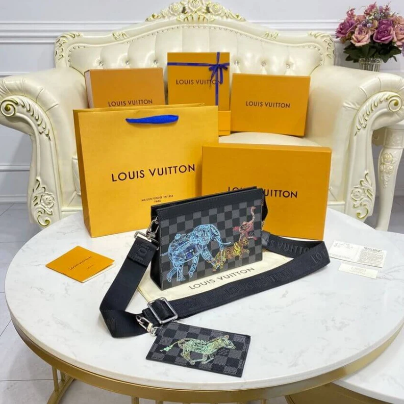 Mythick ru Strap dro Louis Vuitton Gaston Wearable Wallet