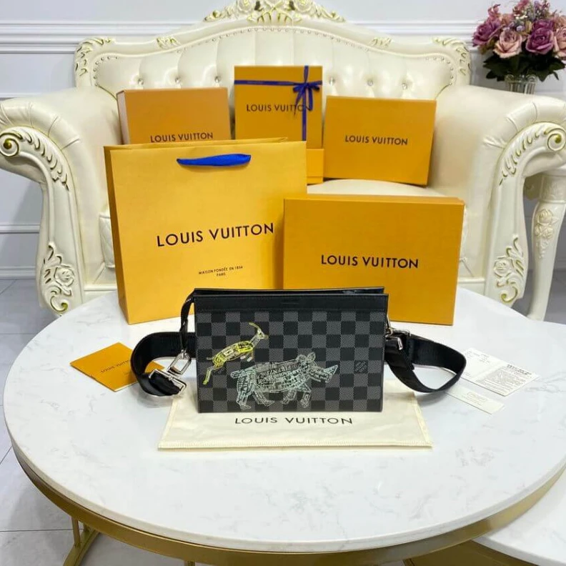 Mythick ru Strap dro Louis Vuitton Gaston Wearable Wallet