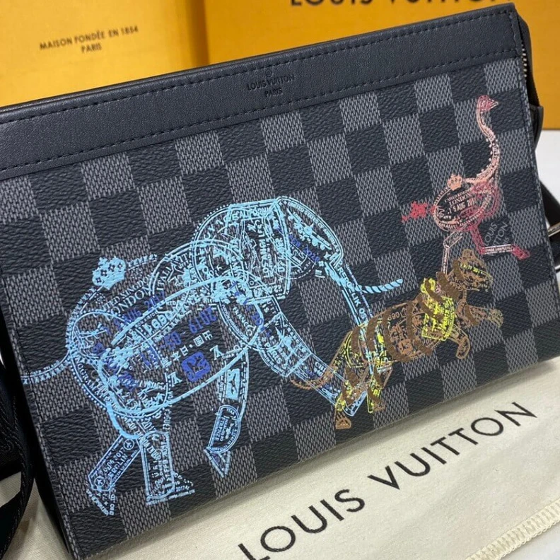 Mythick ru Strap dro Louis Vuitton Gaston Wearable Wallet