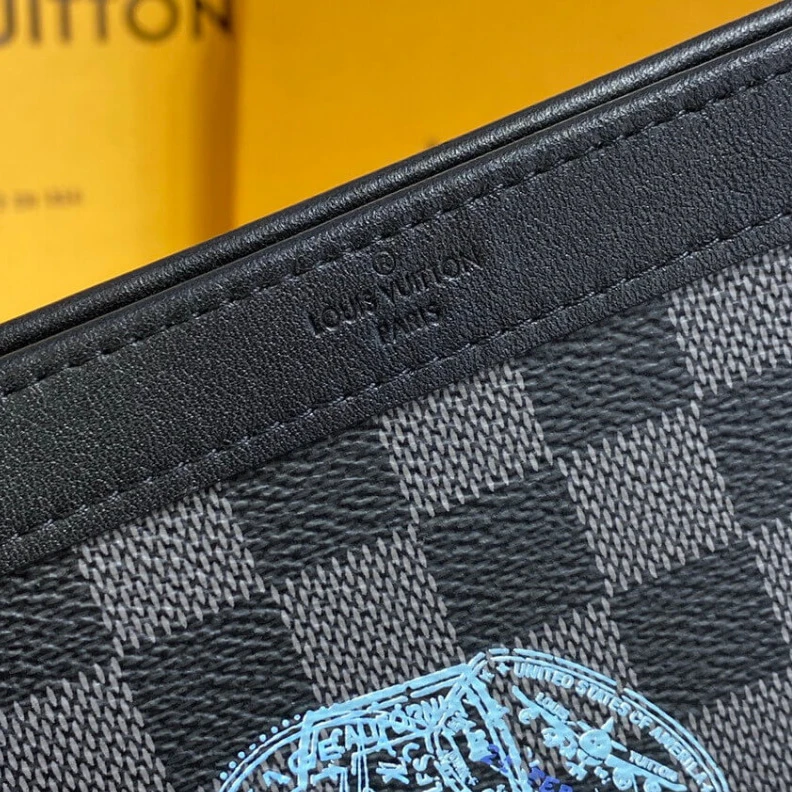 Mythick ru Strap dro Louis Vuitton Gaston Wearable Wallet