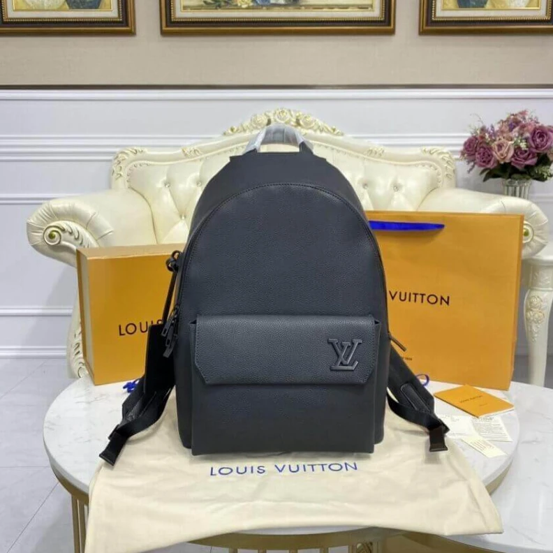 Mythick ru Black gra Louis Vuitton Grained Calf Leather Backpack