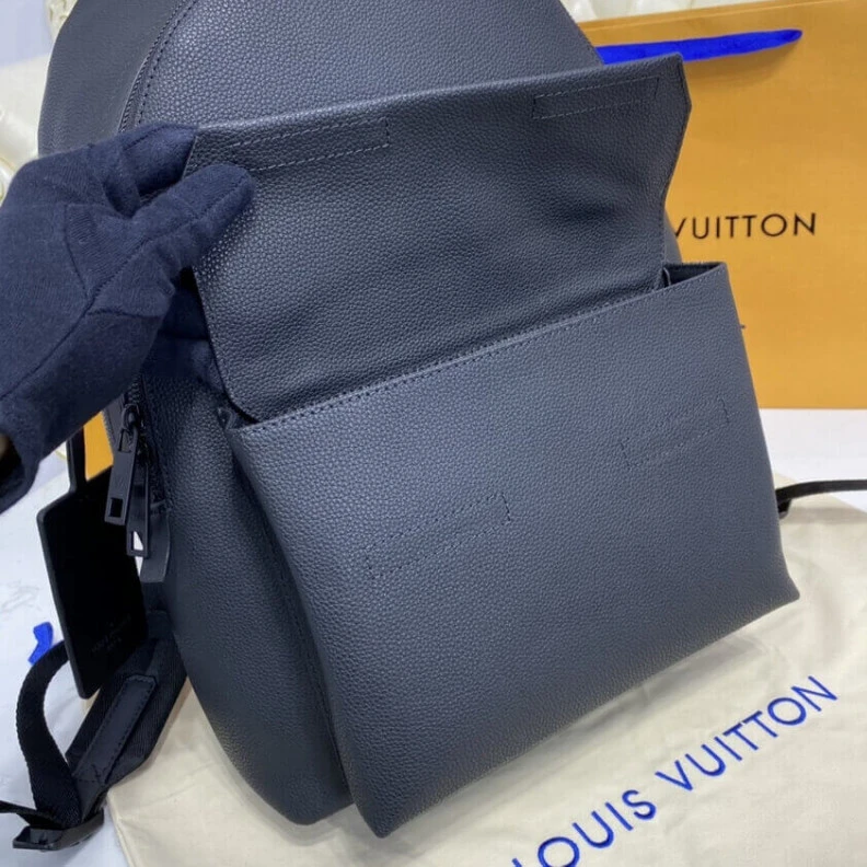 Mythick ru Black gra Louis Vuitton Grained Calf Leather Backpack