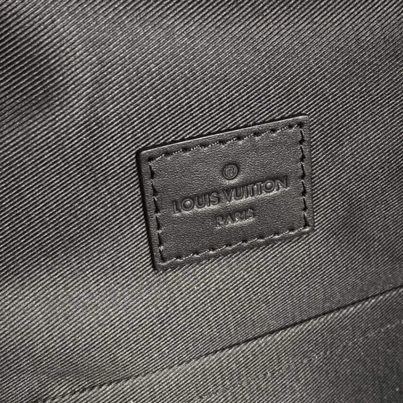 Mythick ru Black gra Louis Vuitton Grained Calf Leather Backpack