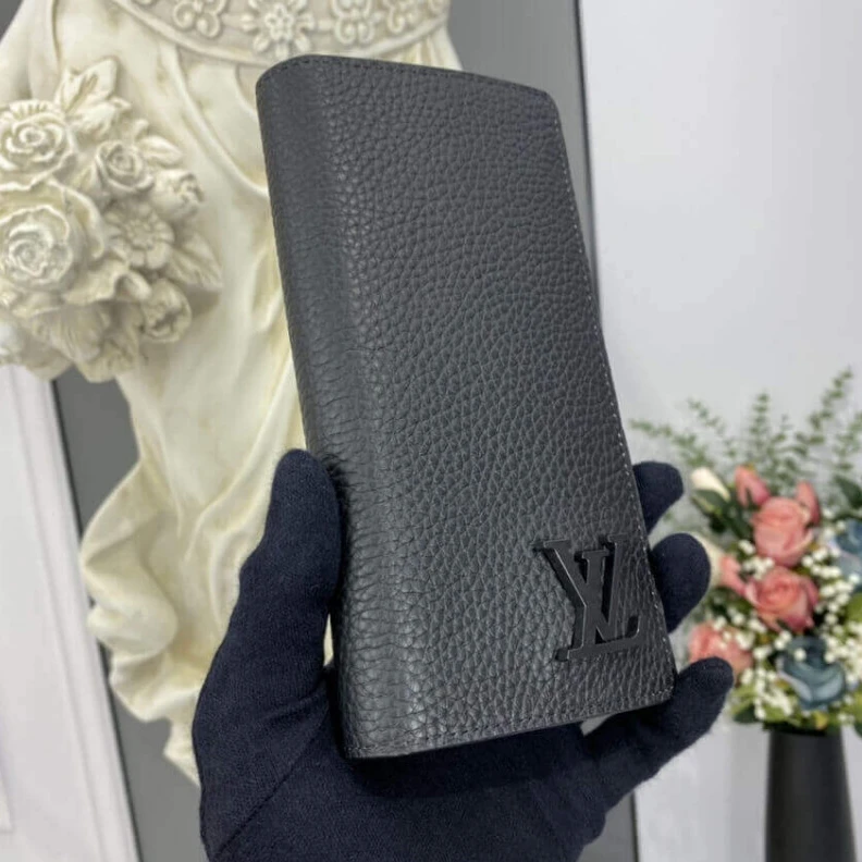 Mythick ru Large zip Louis Vuitton Grained Calf Leather Brazza Wallet