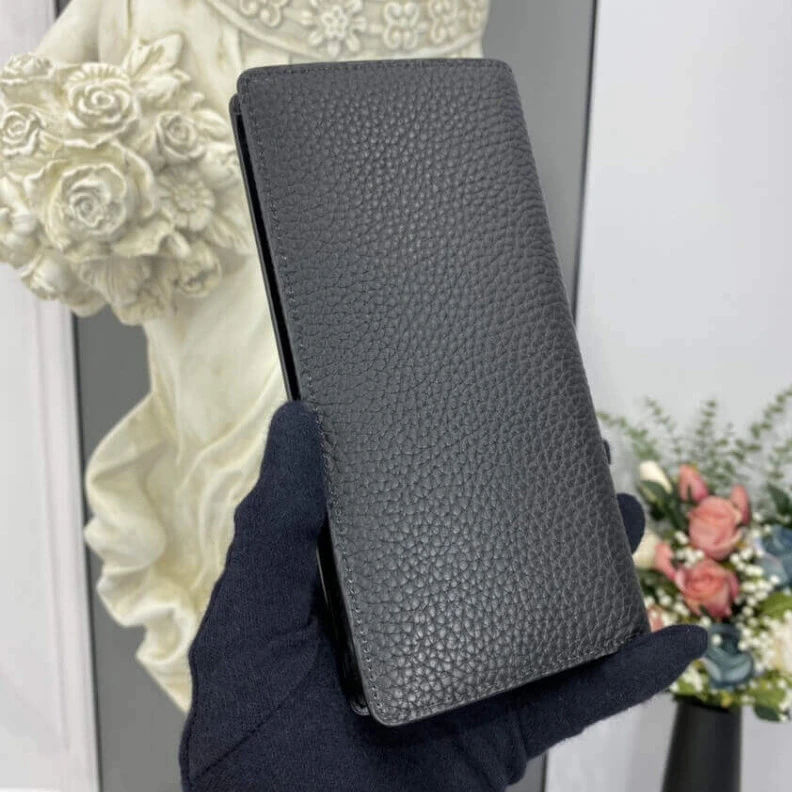 Mythick ru Large zip Louis Vuitton Grained Calf Leather Brazza Wallet