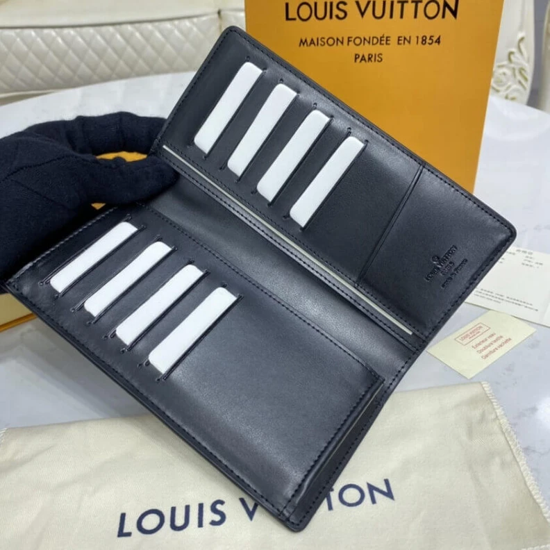 Mythick ru Large zip Louis Vuitton Grained Calf Leather Brazza Wallet