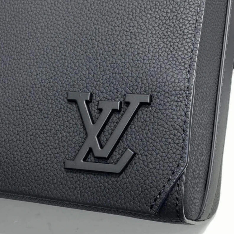 Lv belts replica Main comp Louis Vuitton Grained Calf Leather Messenger