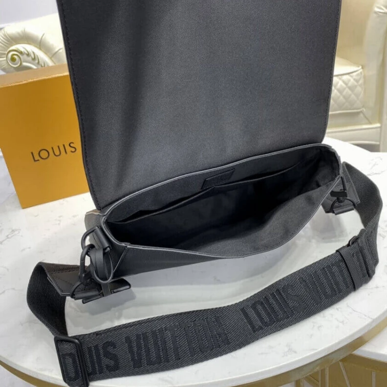 Lv belts replica Main comp Louis Vuitton Grained Calf Leather Messenger