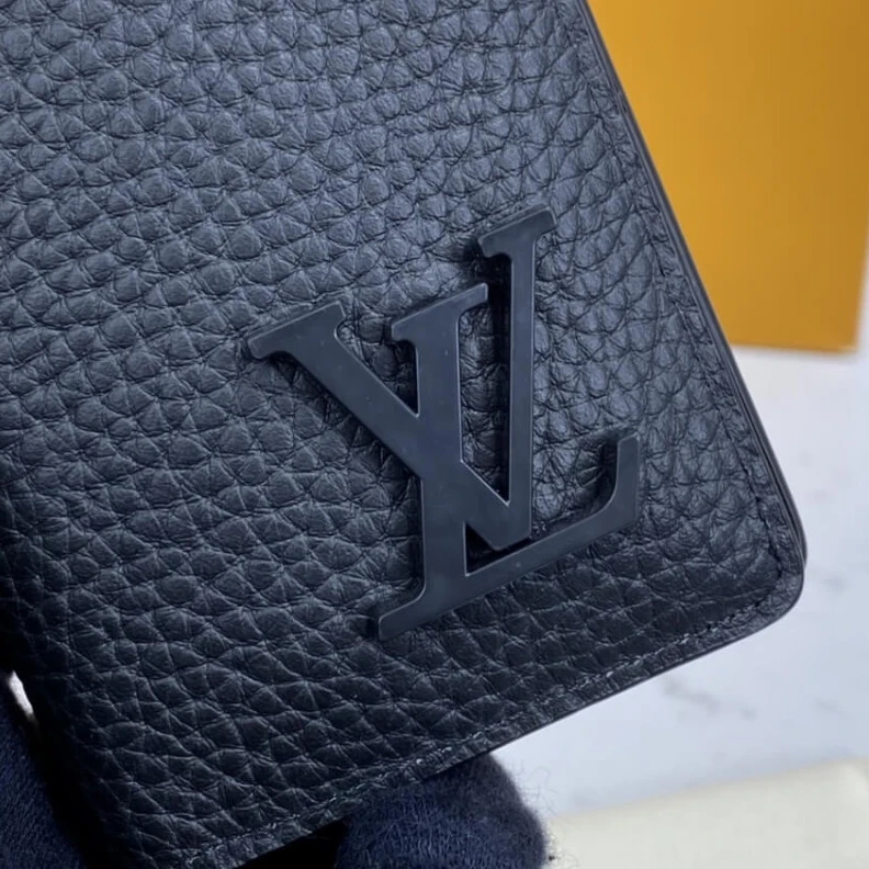 Top lv Outside f Louis Vuitton Grained Calf Leather Pocket Organizer