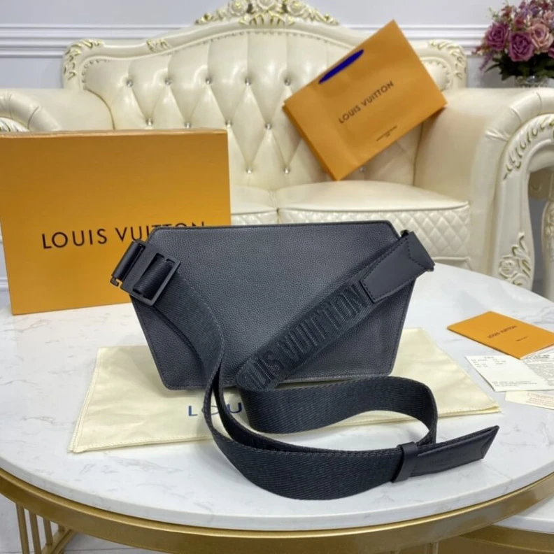 Top lv Black har Louis Vuitton Grained Calf Leather Slingbag