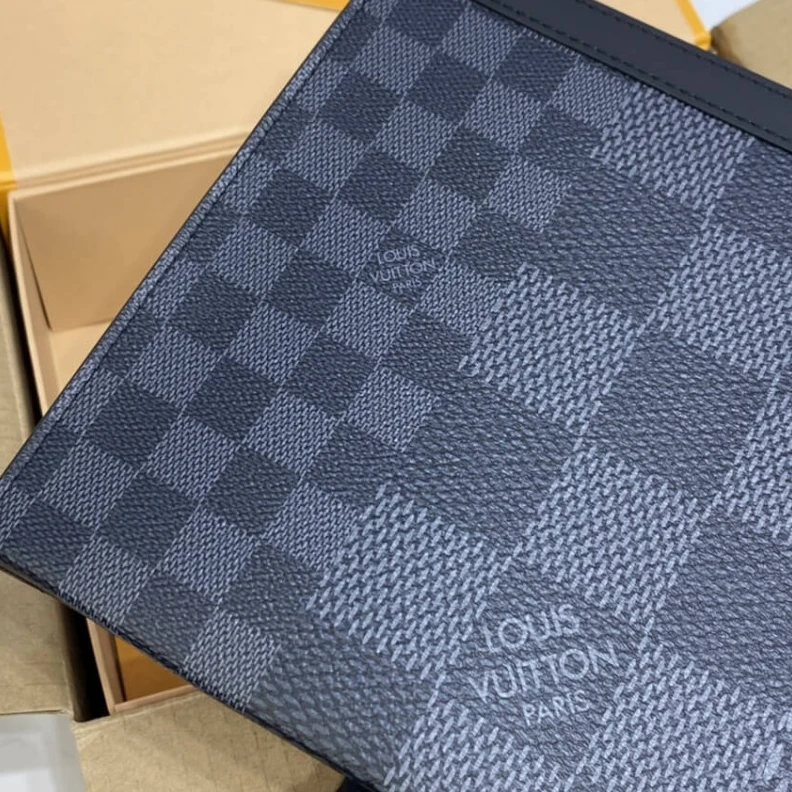 Top lv Zip closu Louis Vuitton Gray Damier Graphite 3D Canvas Pochette Voyage