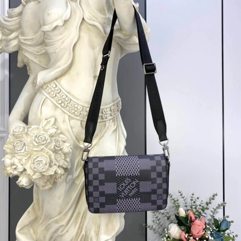 Top lv Front fla Louis Vuitton Gray Damier Graphite 3D Canvas Studio Messenger