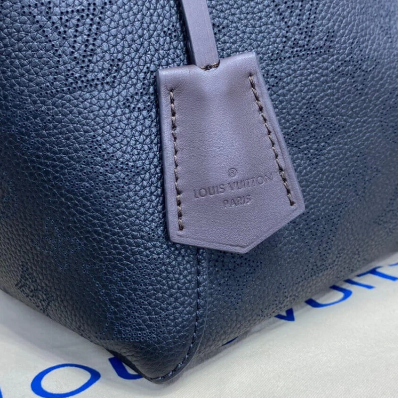 Top lv Calfleath Louis Vuitton Hina MM Black