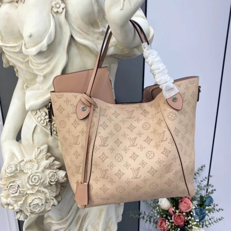 Calfleath Louis Vuitton Hina MM Mahina in Pink