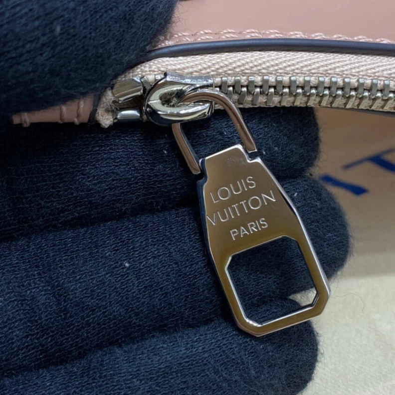 Replica bags lv Calfleath Louis Vuitton Hina MM Mahina in Pink