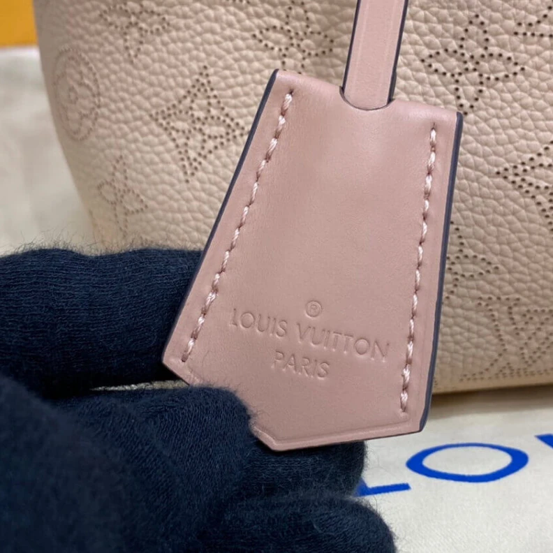 Replica bags lv Calfleath Louis Vuitton Hina MM Mahina in Pink