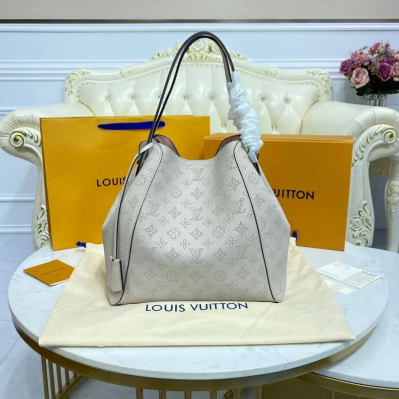 Lv belts replica Magnetic Louis Vuitton Hina MM Mahina in White