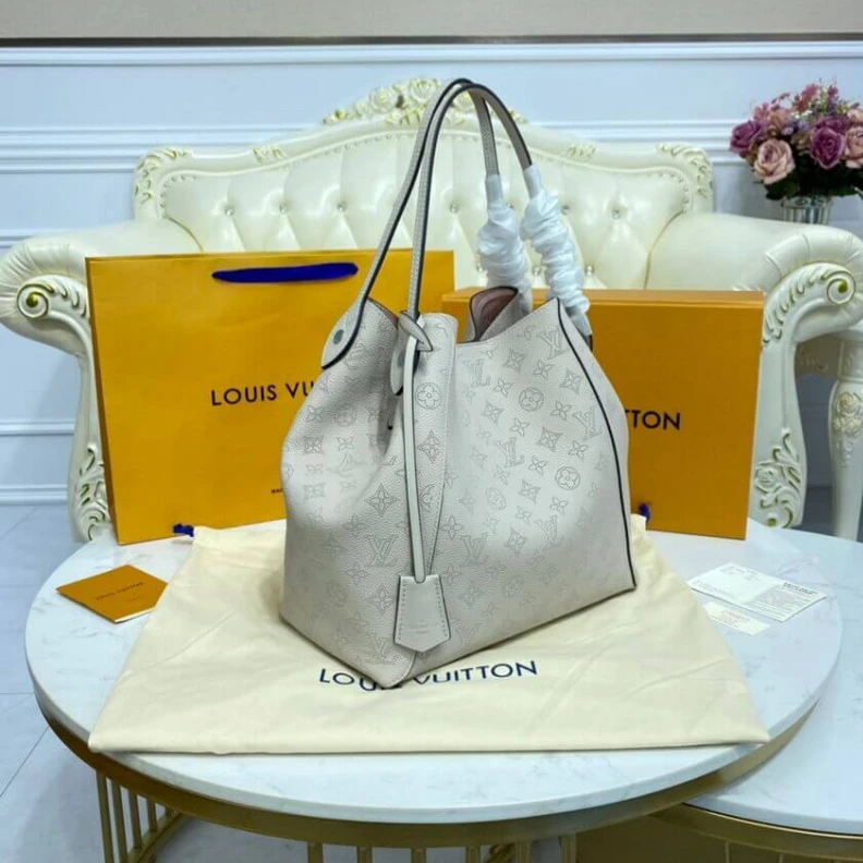 Lv belts replica Magnetic Louis Vuitton Hina MM Mahina in White