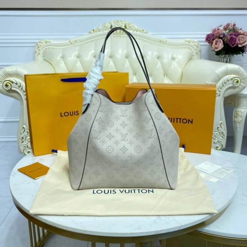 Lv belts replica Magnetic Louis Vuitton Hina MM Mahina in White