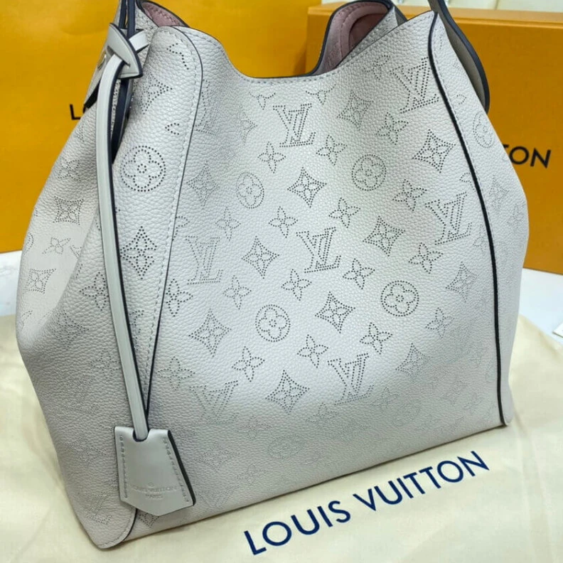 Lv belts replica Magnetic Louis Vuitton Hina MM Mahina in White