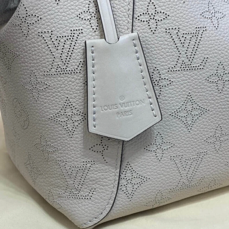Lv belts replica Magnetic Louis Vuitton Hina MM Mahina in White