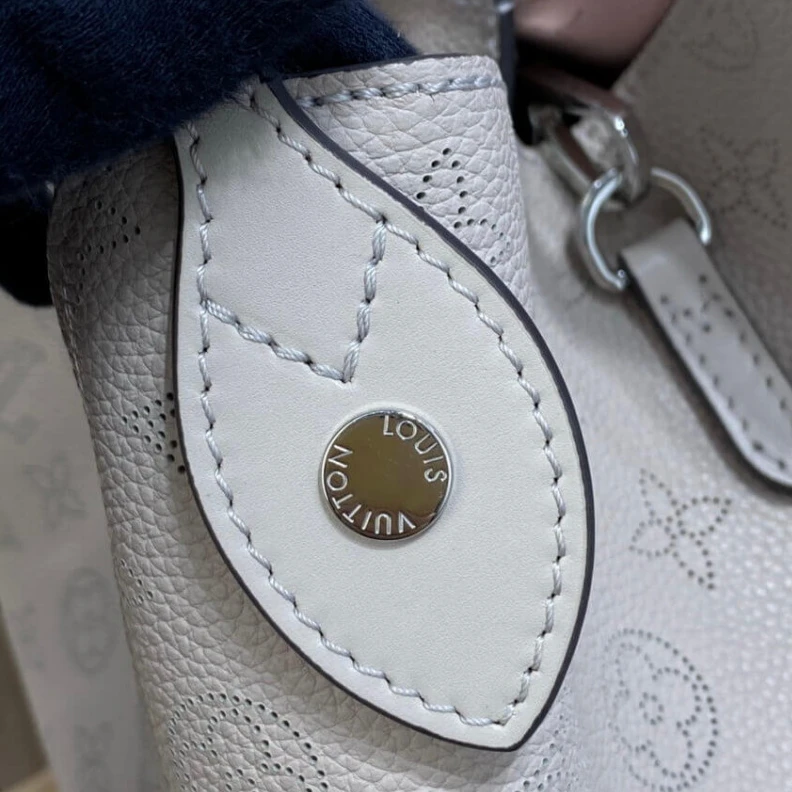 Lv belts replica Magnetic Louis Vuitton Hina MM Mahina in White