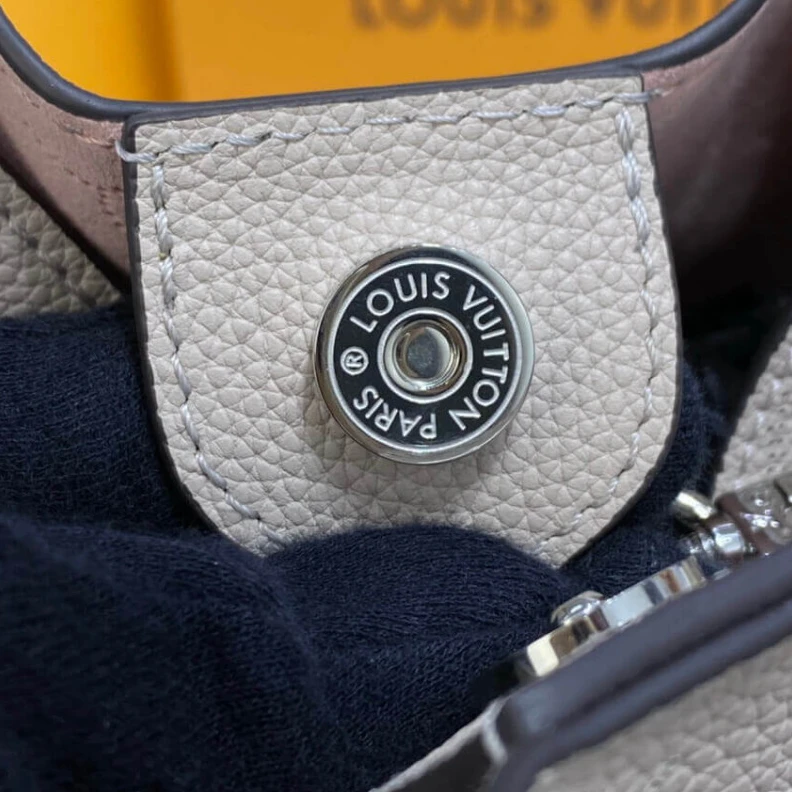 Lv belts replica Magnetic Louis Vuitton Hina MM Mahina in White