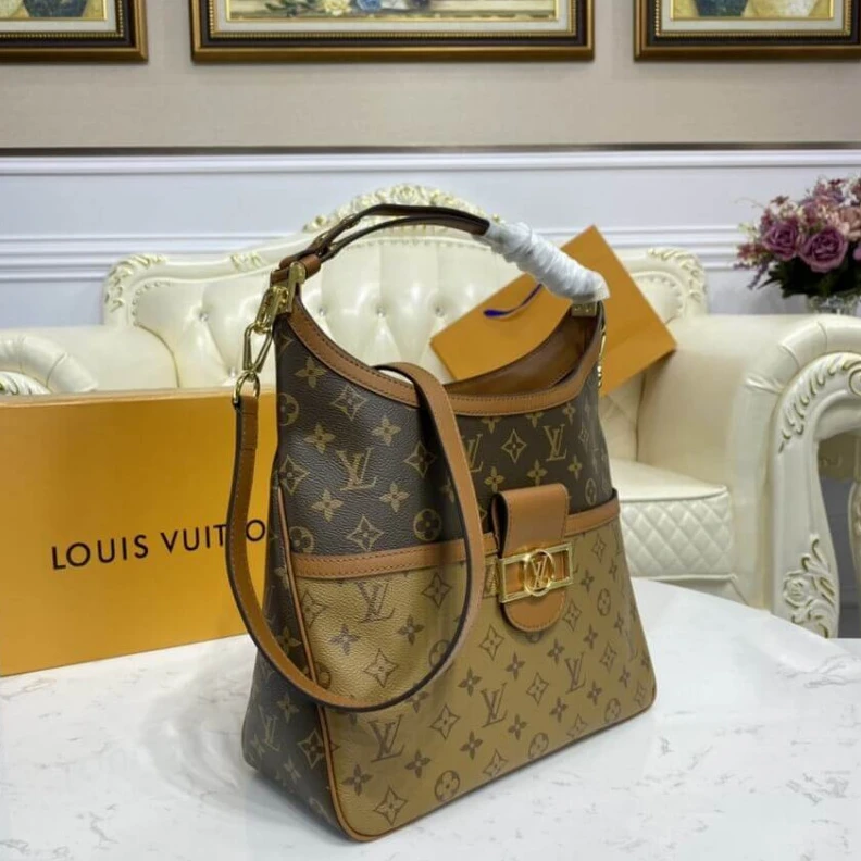 Mythick ru Calfskin LV Hobo Dauphine MM