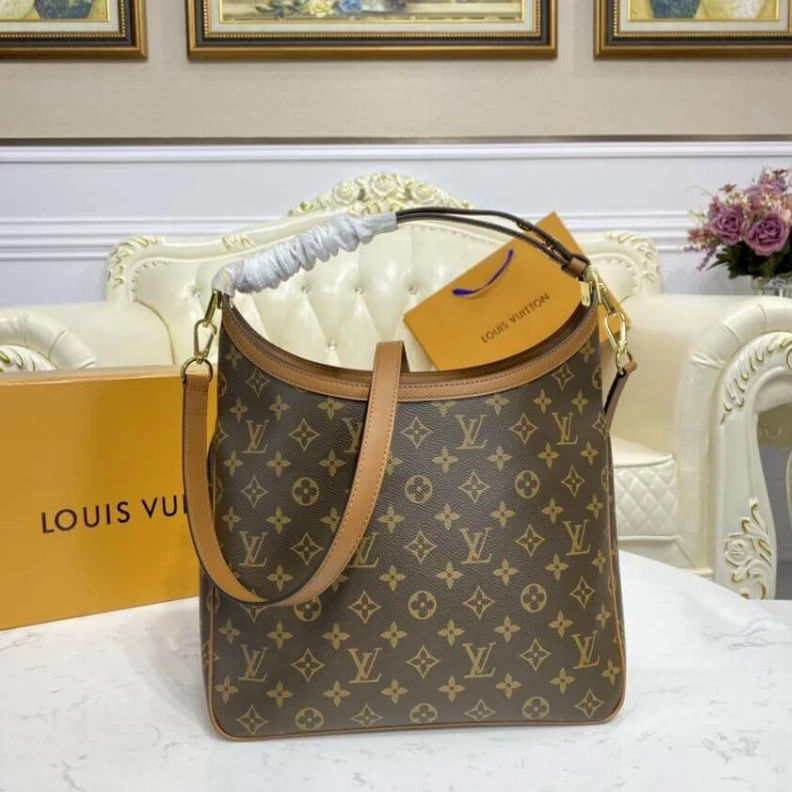 Mythick ru Calfskin LV Hobo Dauphine MM