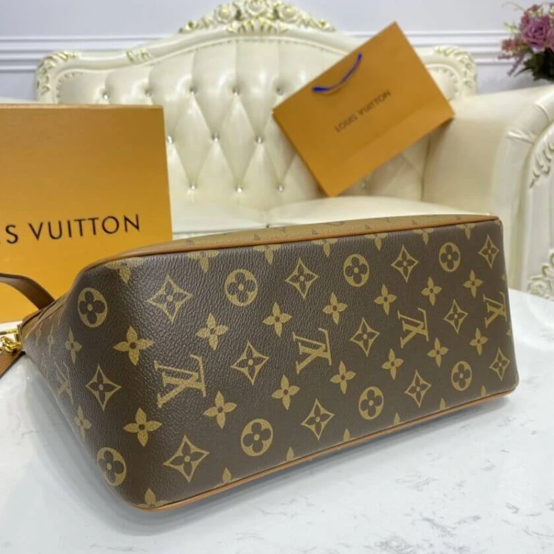 Mythick ru Calfskin LV Hobo Dauphine MM