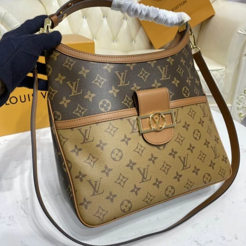 Mythick ru Calfskin LV Hobo Dauphine MM