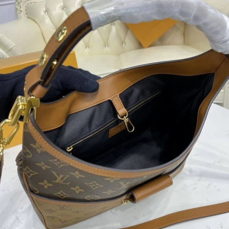 Mythick ru Calfskin LV Hobo Dauphine MM