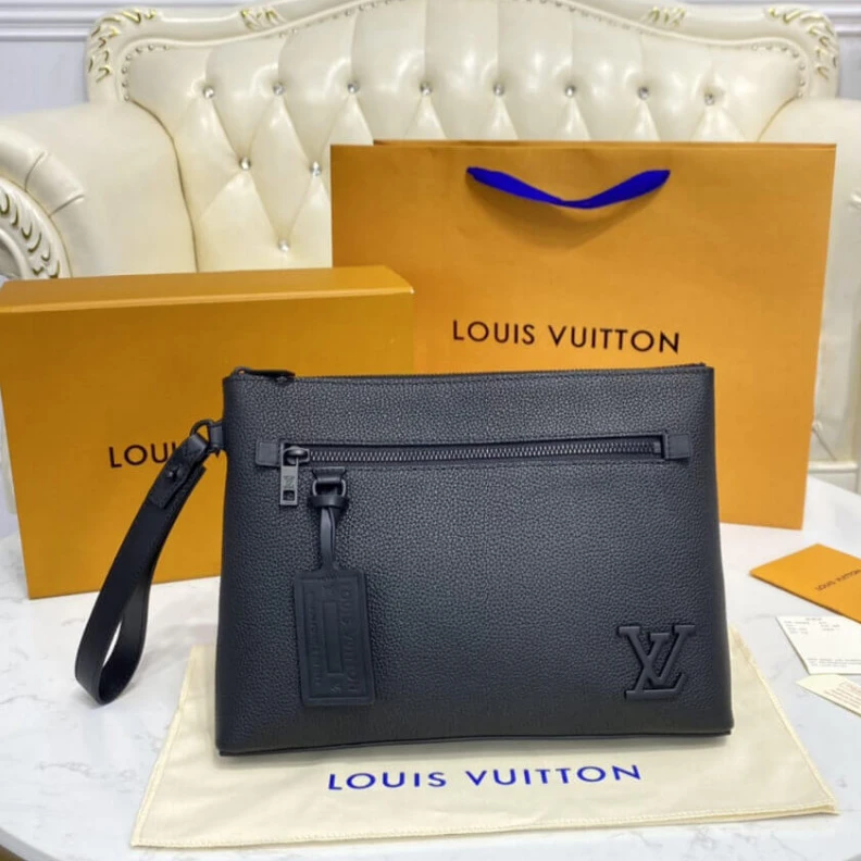 Mythick Zipped cl Louis Vuitton Ipad Pouch